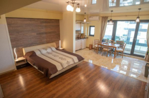 Studio Deluxe by Sunny Lake